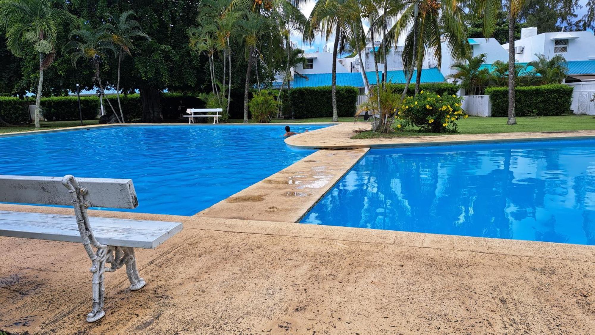Peaceful And Private Villa 格兰贝伊 外观 照片